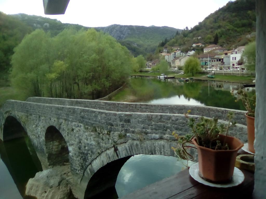Rijeka Crnojevića Guest House Perjanik מראה חיצוני תמונה