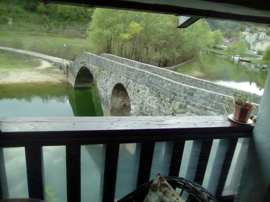 Rijeka Crnojevića Guest House Perjanik מראה חיצוני תמונה
