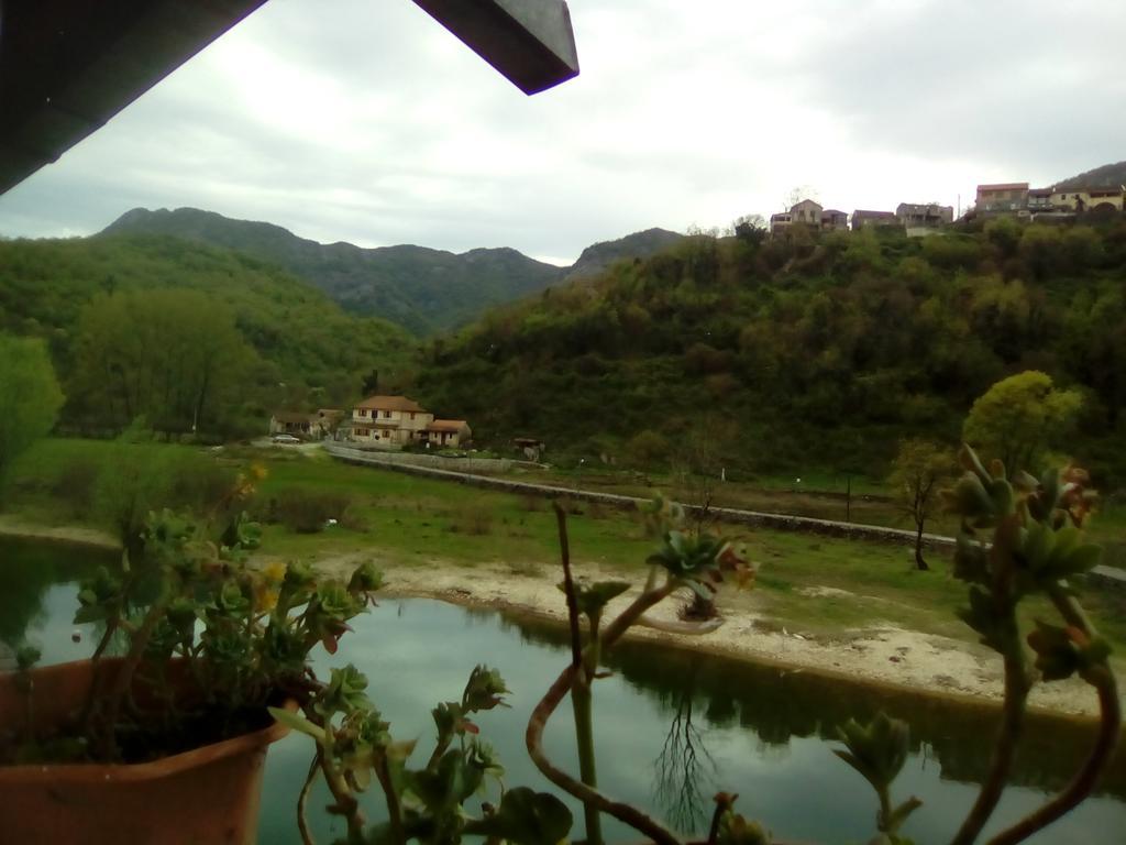 Rijeka Crnojevića Guest House Perjanik מראה חיצוני תמונה