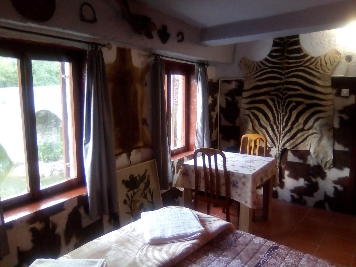 Rijeka Crnojevića Guest House Perjanik מראה חיצוני תמונה