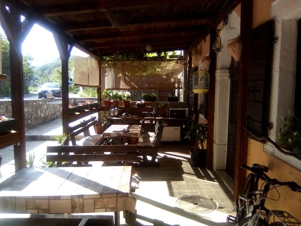 Rijeka Crnojevića Guest House Perjanik מראה חיצוני תמונה
